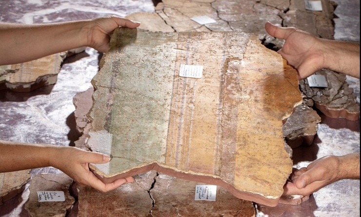 ‘It’s exactly like a puzzle’: experts on piecing together Roman fresco find | France | The Guardian