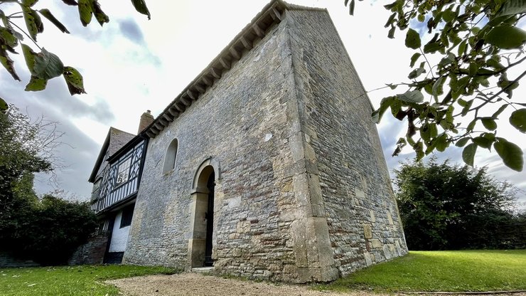 Andy Marshall on Twitter: "One for the early birds: the Anglo Saxon, Odda’s Chapel, Deerhurst, Gloucestershire. Completed a decade before the Norman Conquest.… "
