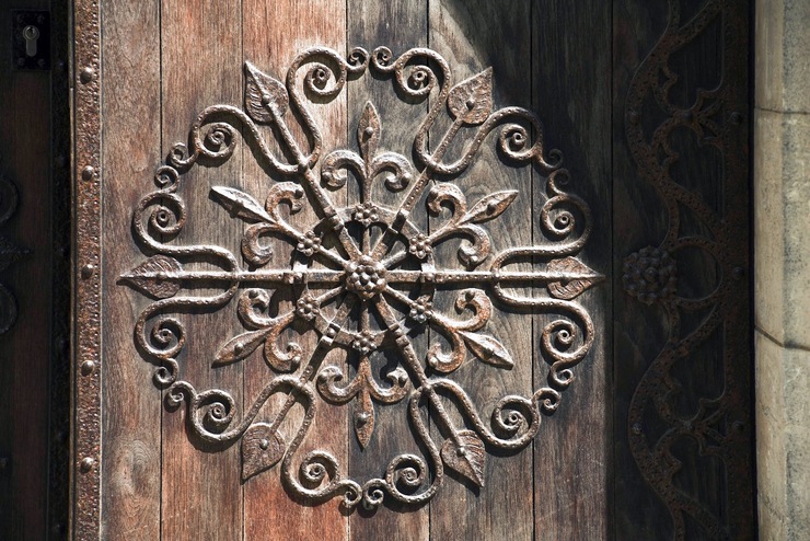 Andy Marshall on Twitter: "One for the early birds: Exquisite metalwork on the door of the south transept at Selby Abbey West Yorkshire UK.… "