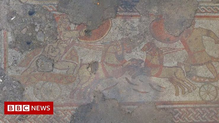 Roman mosaic and villa complex found in Rutland farmer's field - BBC News