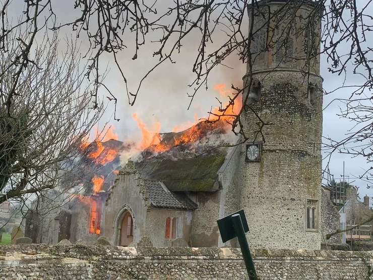 Rob Andrews on Twitter: "Heartbreaking to see the fire at beautiful St Mary's church, Beachamwell. Norfolk. The thatched nave and chancel roof all obviously lost. The round tower one of the earliest in Norfolk might stand. Thoughts to all in the parish. 📷: Credit Gary Dent