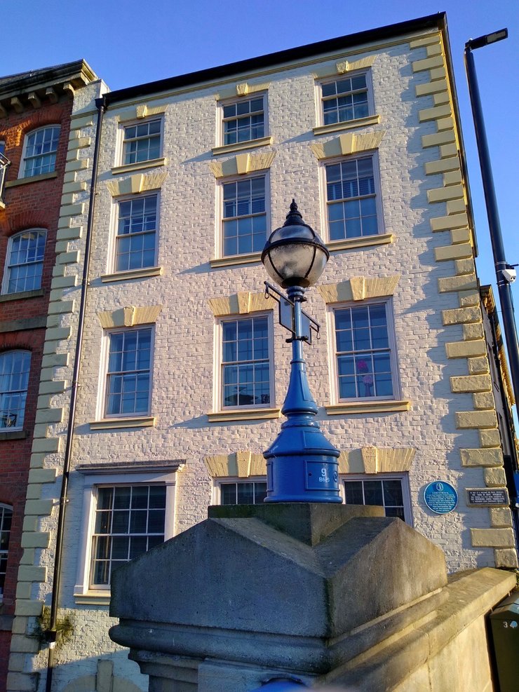 Rachael Unsworth on Twitter: "A very different example. I love catching a building at that moment when the surface is brought into relief. 1 Dock St, south end of #Leeds Bridge. Blue plaque records Louis Le Prince's capture of moving images from this building in 1988. I suppose my pic is the opposite?… https://t.co/S0MDkm9xng"