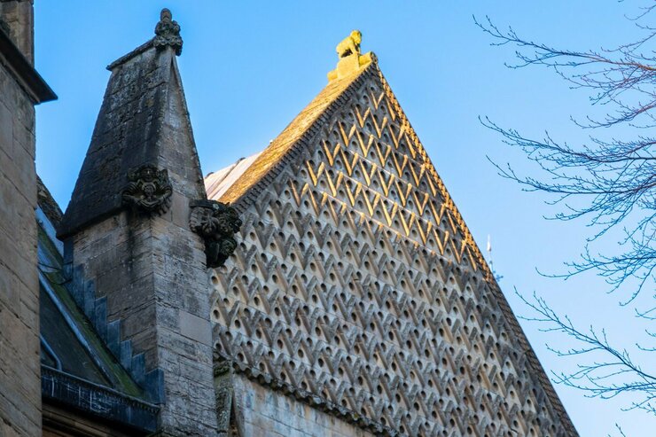 Andy Marshall 📸 on Twitter:
"After two decades of watching light interact with church buildings I’m convinced that pattern has been orchestrated to interact with light in a way that, when observed over long periods, storyboards the building. (Southwell Minster)"