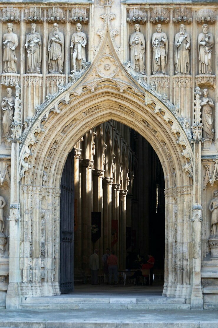Andy Marshall 📸 on Twitter: "One for the early birds: heavenly glimpse of the west door and nave at Beverley Minster.… "