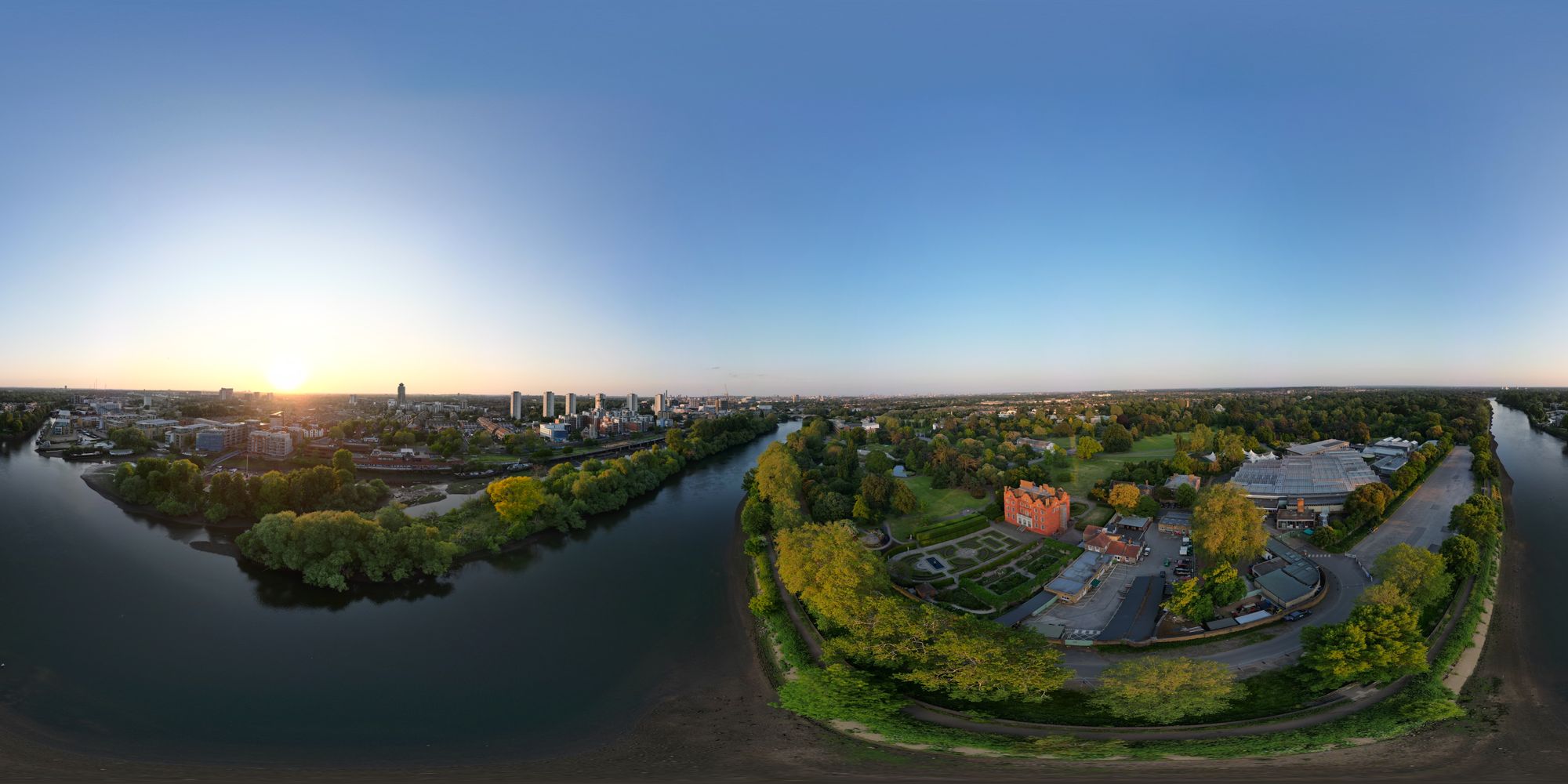 Be there: Kew Gardens and the Thames in glorious VR